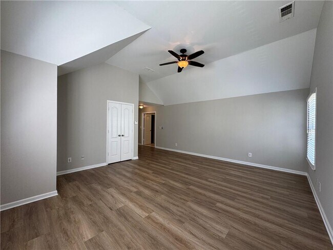 Building Photo - 7280 Devonhall Way