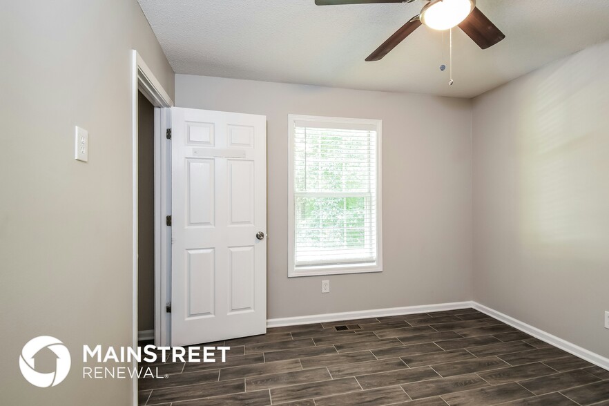 Building Photo - 136 Summer Creek Cove