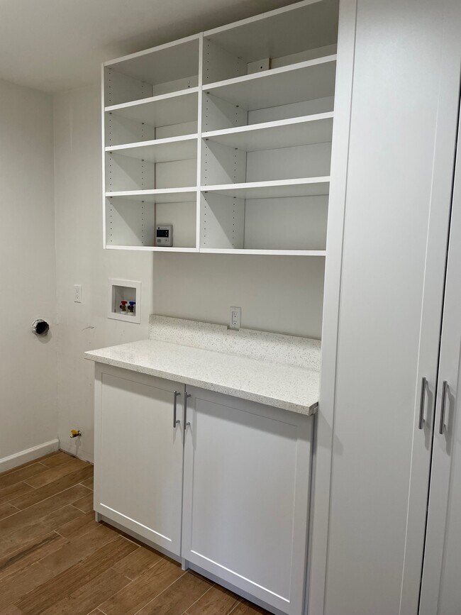 Laundry Room - 5008 W Slauson Ave