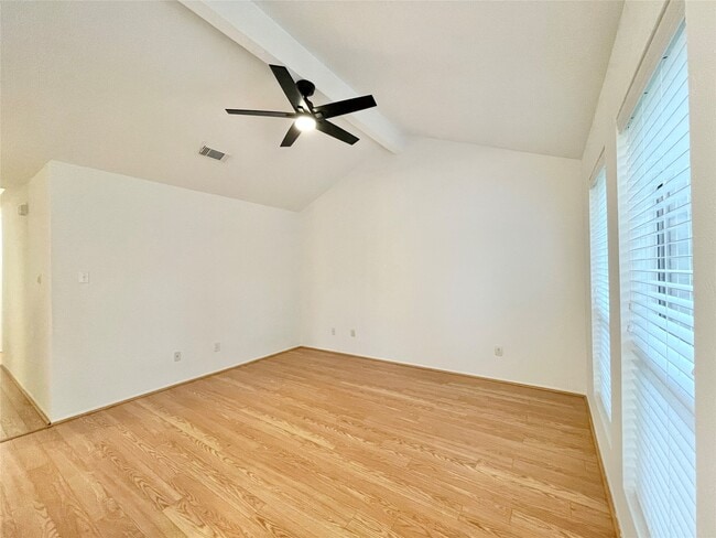 Building Photo - 6 Lea Oak Ct