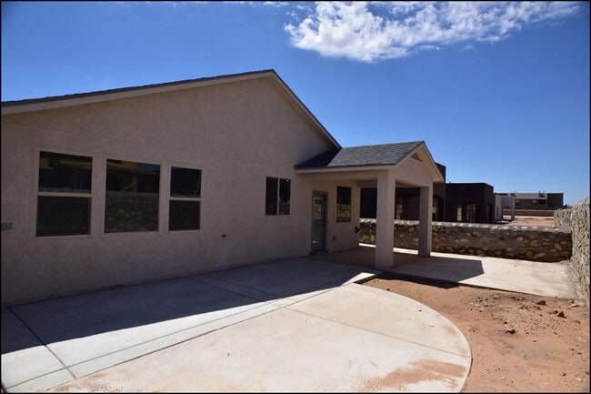 Building Photo - 10617 Hidden Palm Pl
