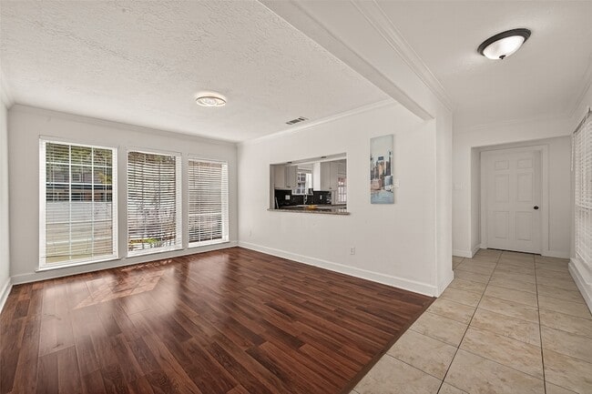 Building Photo - 11414 Meadow Lake Dr