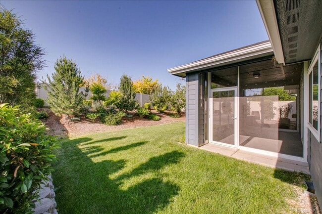 Building Photo - Warm & Welcoming Kuna Rental