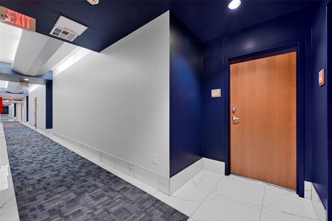 Building Photo - 5925 Almeda Rd