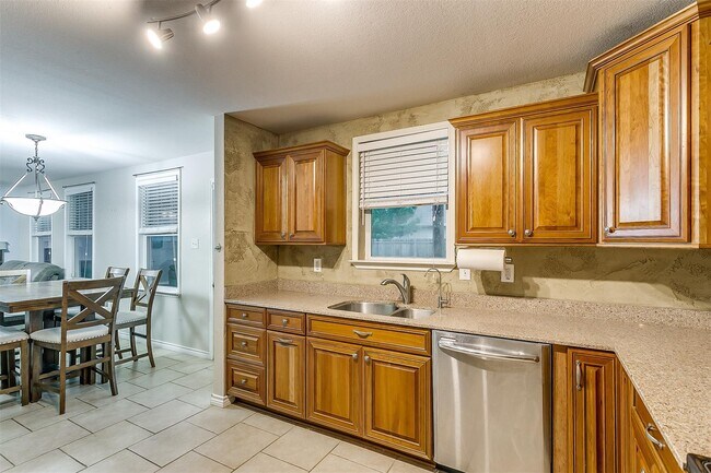 Building Photo - 1308 Krista Dr