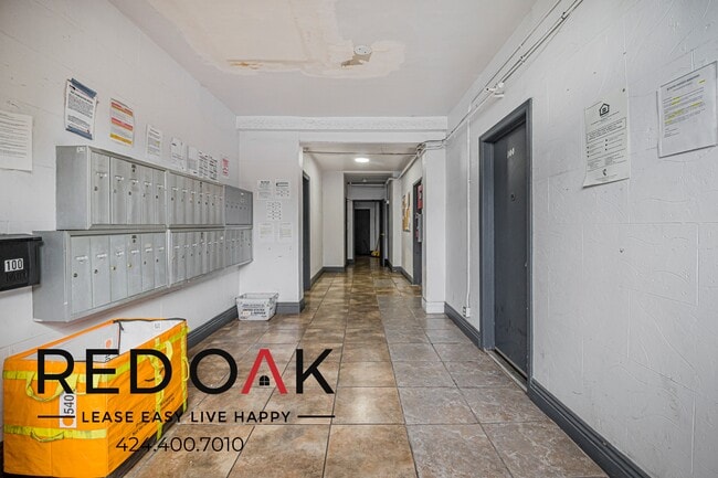 Building Photo - 974 S Gramercy Pl