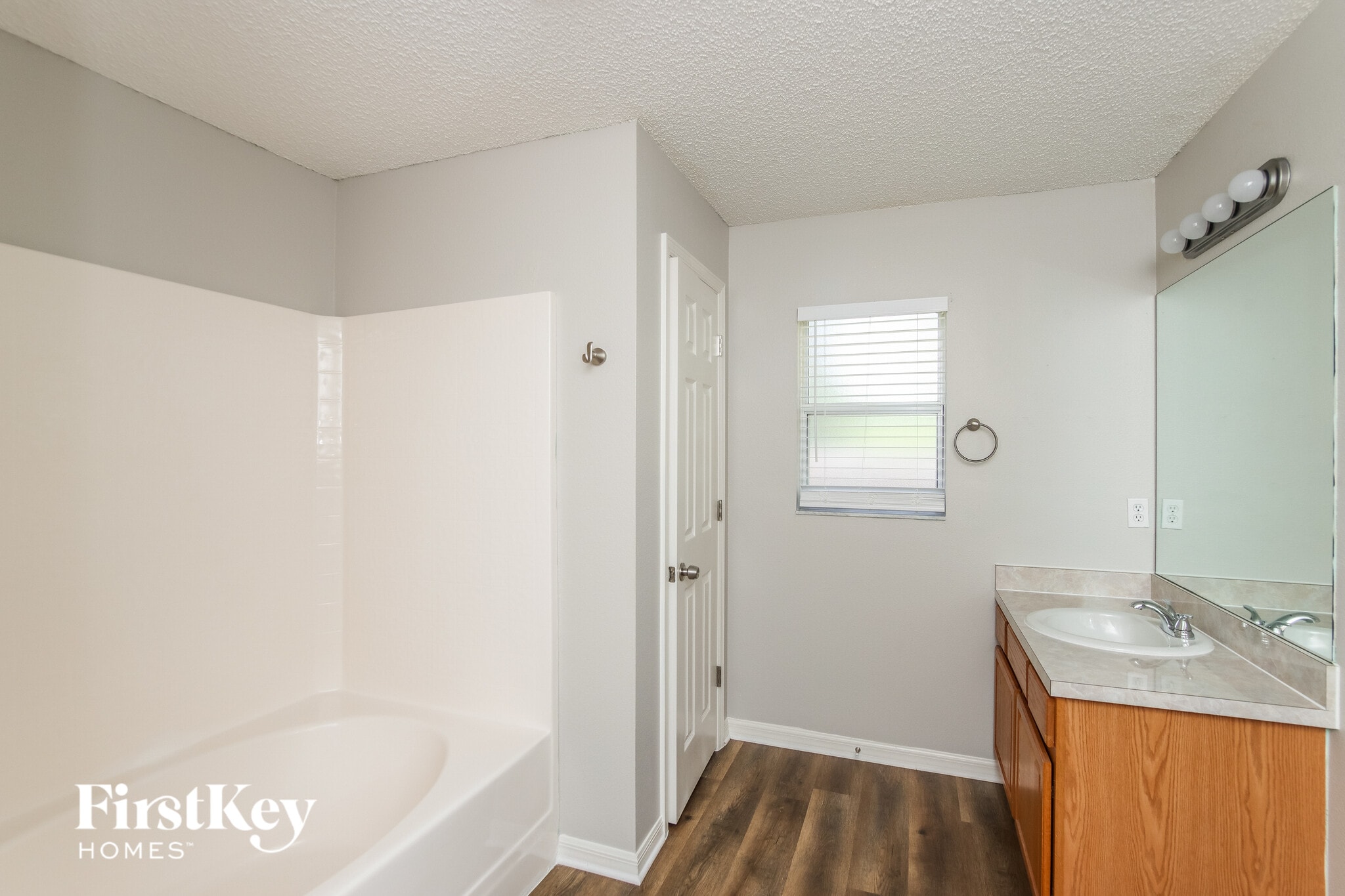 Building Photo - 826 Tedder Rd SE