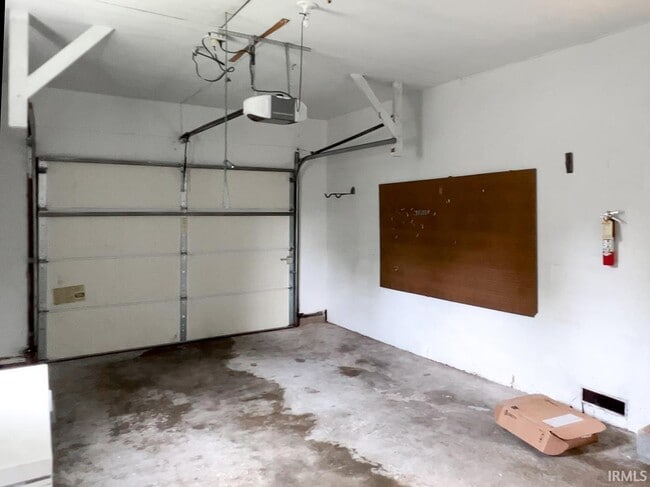 Building Photo - 4336 E 10th St