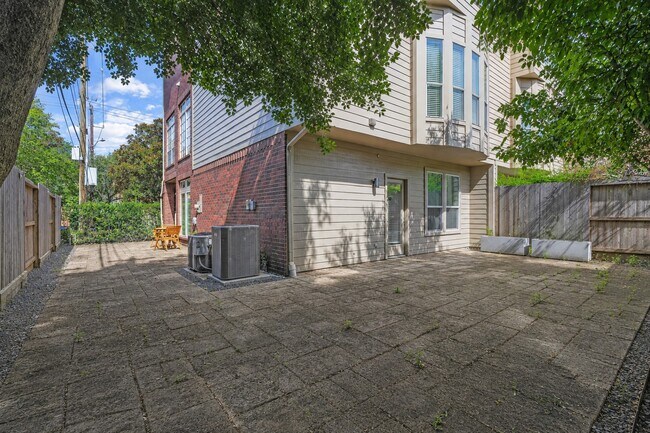 Building Photo - 4107 Woodhead St