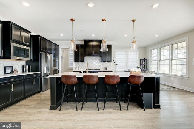 Building Photo - 6547 Clubhouse Dr
