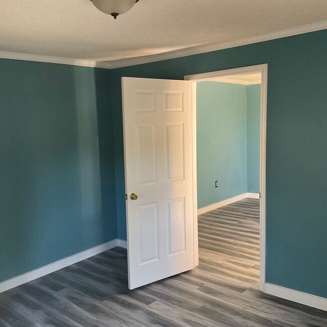 Primary Photo - 409 Miller St