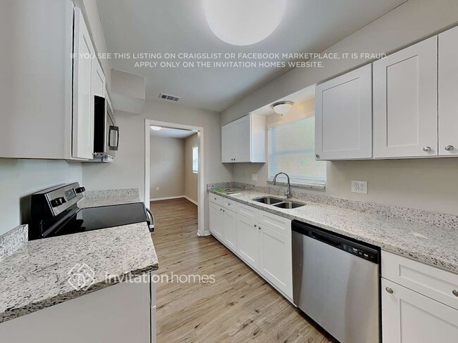 Building Photo - 1720 Newton St