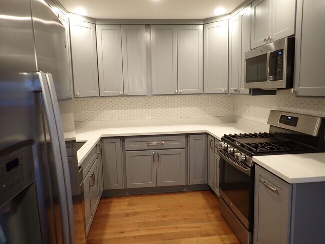 Building Photo - Great 55+ Condo