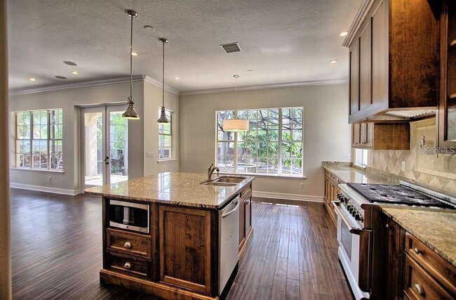 Building Photo - 5908 S Switzer Ave