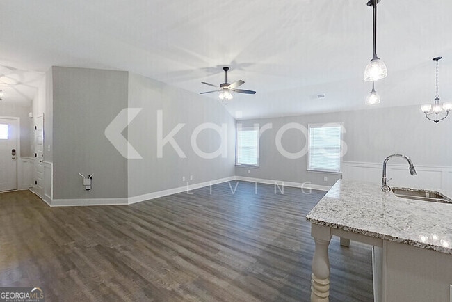 Building Photo - 121 Allentown Ct