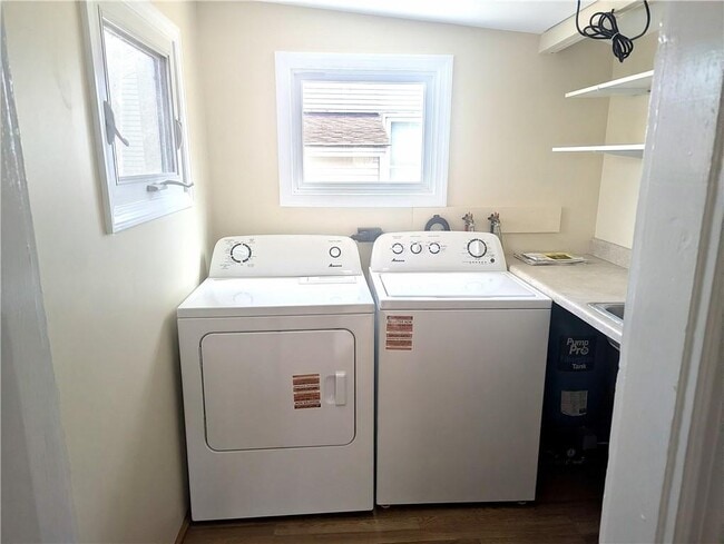 Building Photo - 42 Granby St