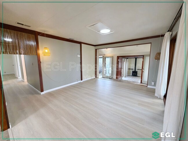 Building Photo - 7601 Kittyhawk Ave