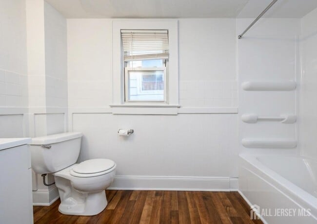 Building Photo - 29 Smith St