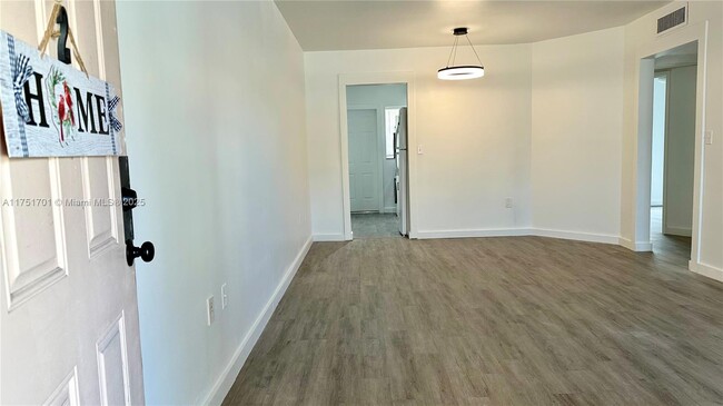 Building Photo - 3670 SW 10th St