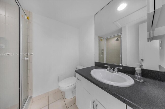 Building Photo - 5600 Collins Ave
