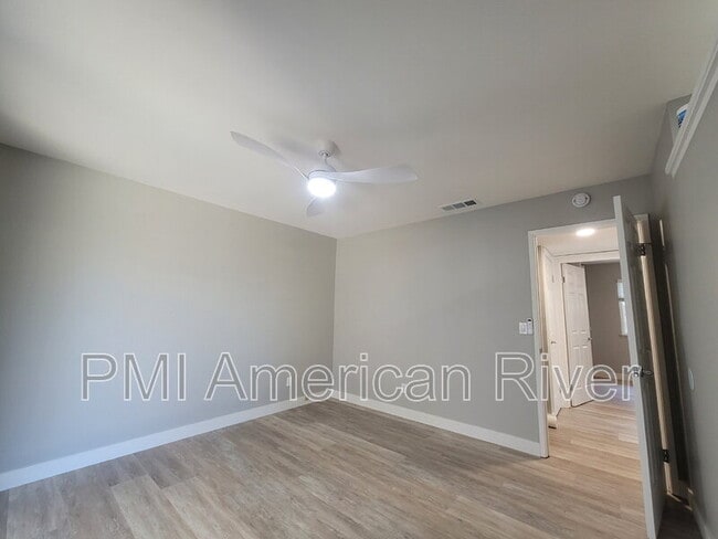 Building Photo - 9275 Defiance Cir