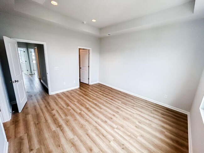 Building Photo - 607 Southview Ln