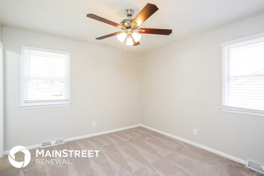 Building Photo - 7709 NW Milrey Dr