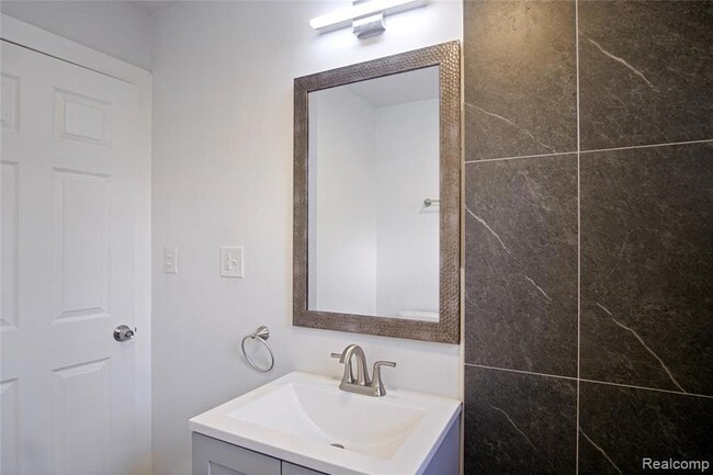 Building Photo - 6123 Commonwealth St