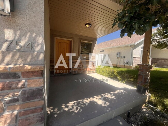 Building Photo - 754 Stonne Ln