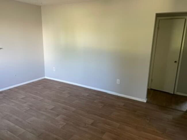Building Photo - 138 Mendel Ct