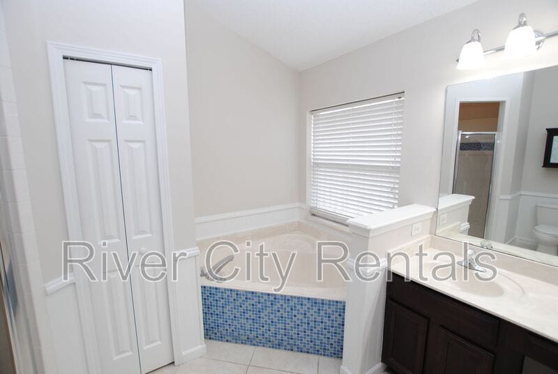 Building Photo - 116 Prince Phillip Dr