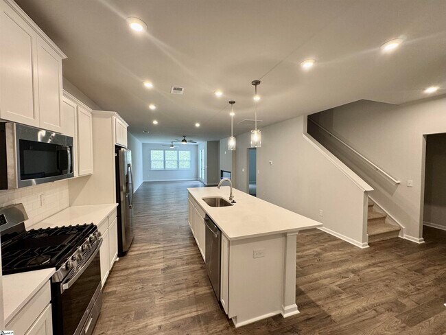Building Photo - 325 Gooding Trl