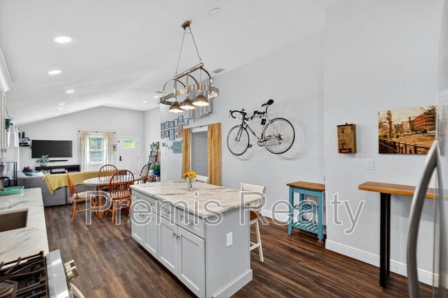 Building Photo - 4201 3rd Ave N