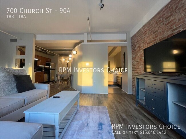 Building Photo - 700 Church St