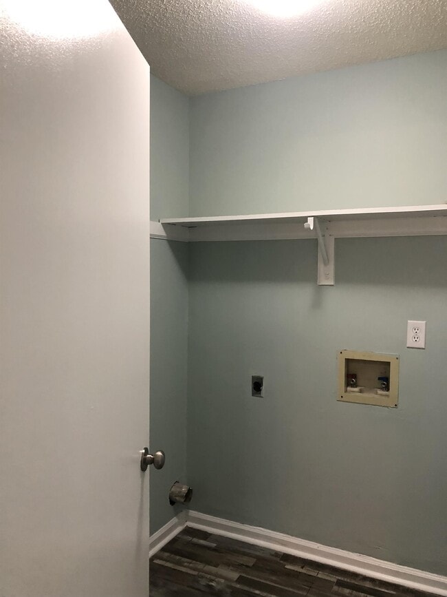 Building Photo - 663 Windward Dr