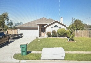Building Photo - 1020 Meadowbend Dr