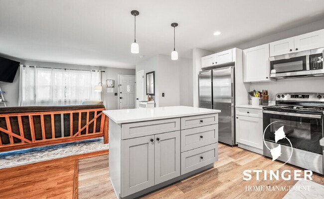 Building Photo - 907 Belleview Cir W