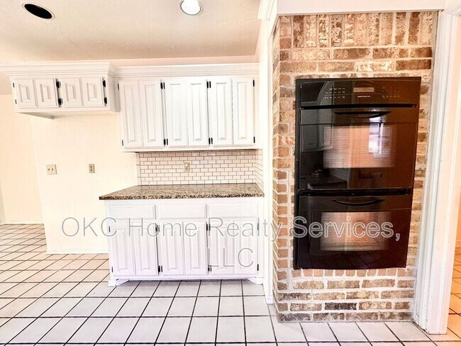 Building Photo - 4232 NW 144th St