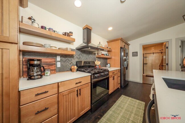 Building Photo - 7427 Twin Lakes Dr