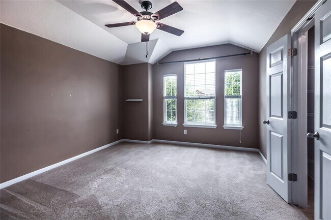 Building Photo - 2702 Tumbling River Dr