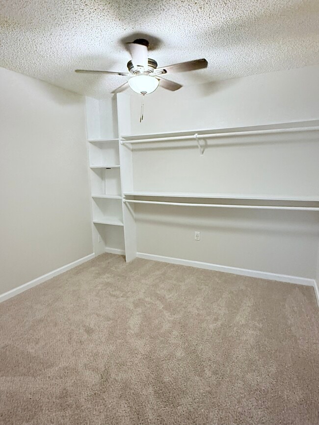 Building Photo - 6718 Cypress Lake Dr