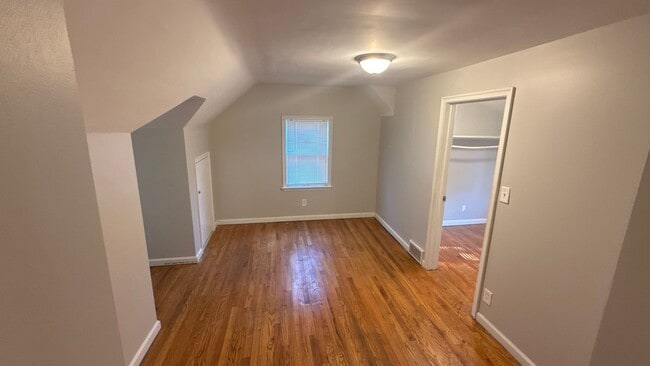Building Photo - Single family
