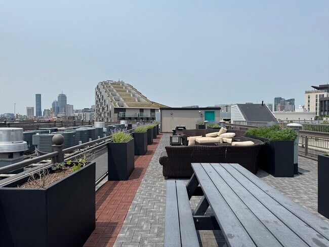 Building Photo - 36 A St