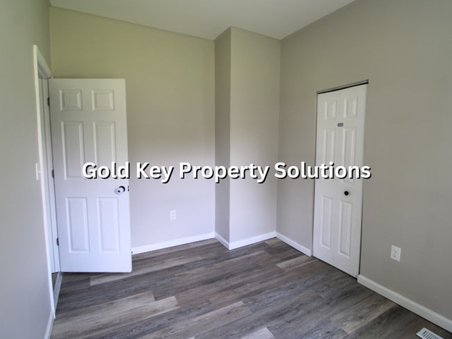 Building Photo - Nicely updated 3 BR 1 BA House with Covered Front Porch and Central Air (SECTION 8 APPROVED)