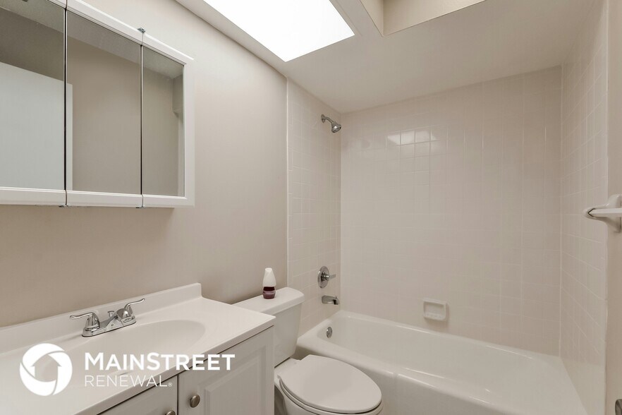 Building Photo - 4938 GEORGE