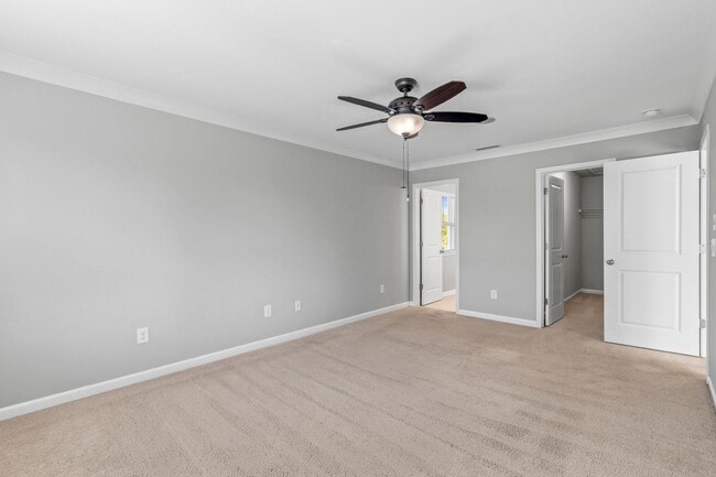 Building Photo - Newer Home, Granite Counter-Tops, Wood Laminate Flooring, SS Appliances, Garage, Fenced, Must See!