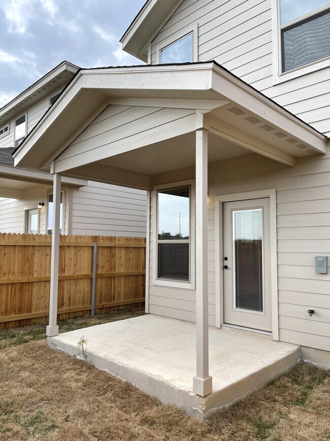 Building Photo - 10314 Lynwood Branch