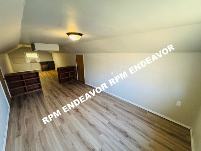 Building Photo - “Move-In Ready 2BR St. Louis Home with Bonus Room"