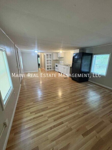 Building Photo - 19 Balsam Ln