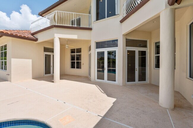 Building Photo - 3250 Palm Beach Point Blvd